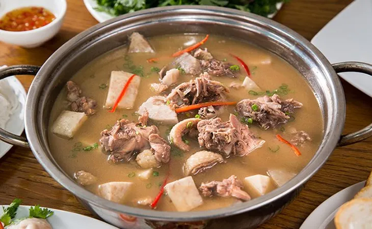 2-cach-lam-lau-vit-om-sau-lau-vit-nuoc-dua-don-gian-ma-thom-ngon-19 Lẩu vịt om sấu món ăn được yêu thích nhất vào những dịp tụ tập đông người