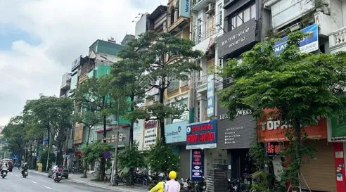 20250826111015-61cc_wm Trục đường Nguyễn Chí Thanh một trong những tuyến đường đẹp nhất nằm trên địa bàn phường Láng Thượng