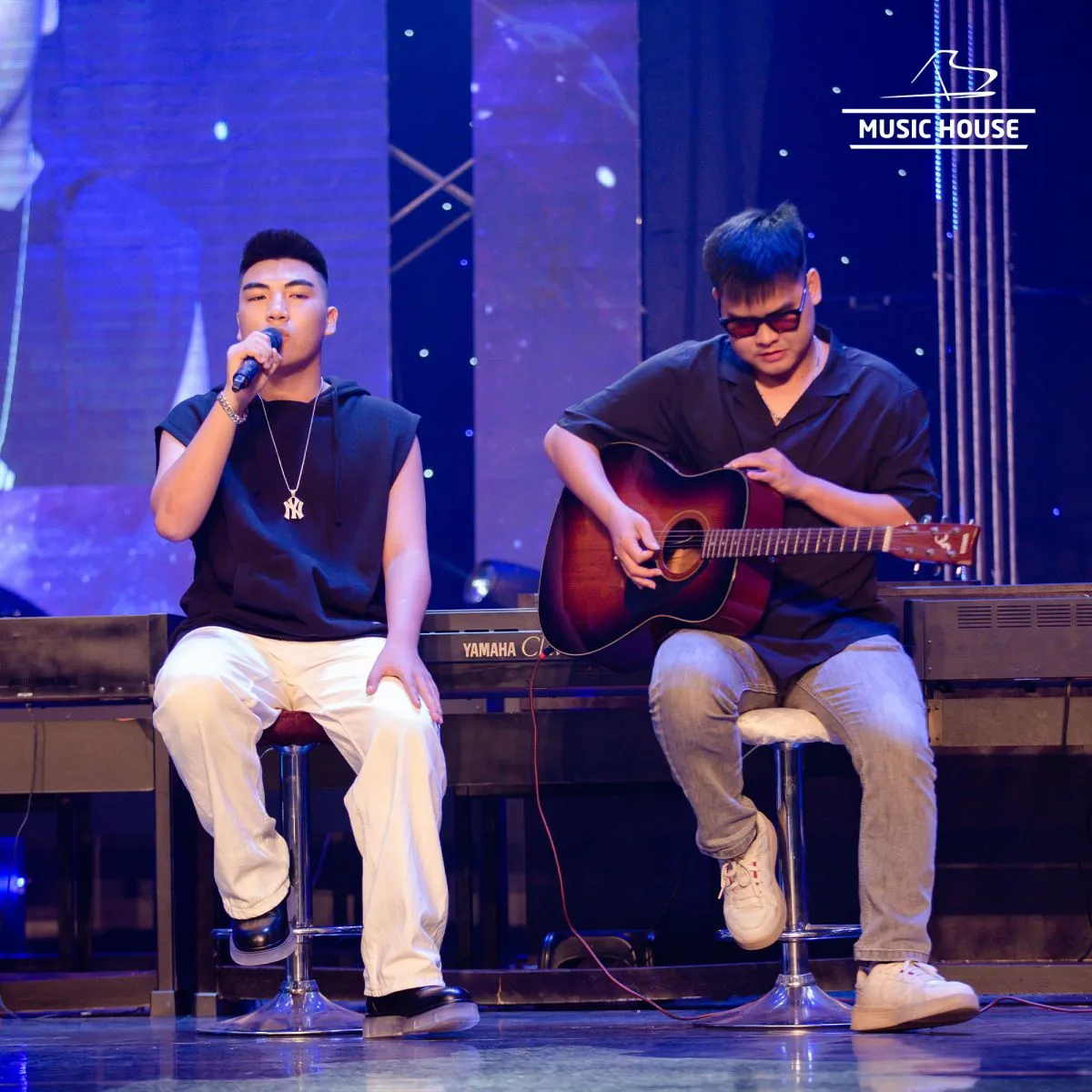 Thực hành đệm hát giúp học viên tự tin thể hiện tài năng