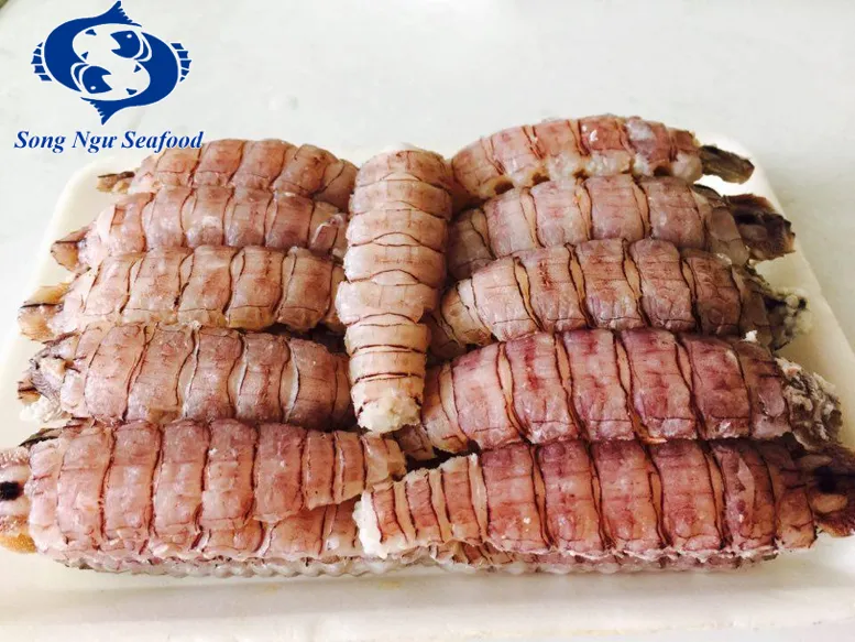 Nguồn hải sản tươi ngon được tuyển chọn và sơ chế kỹ lưỡng mỗi ngày