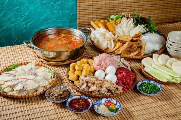Lẩu riêu cua bắp bò  món nhậu quốc hồn quốc túy tại các quán bình dân quận Đống Đa