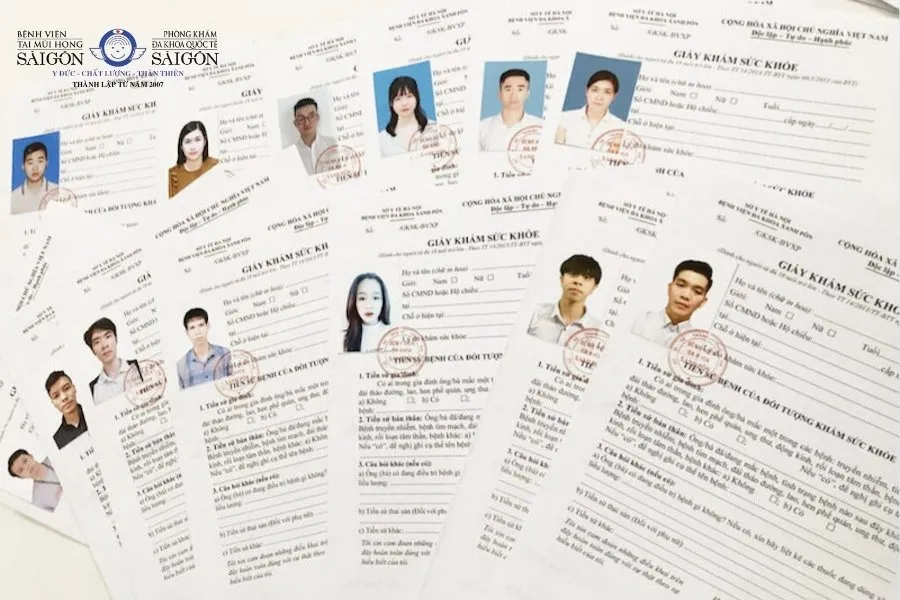 Chuẩn bị đầy đủ ảnh thẻ và CCCD trước khi đi khám