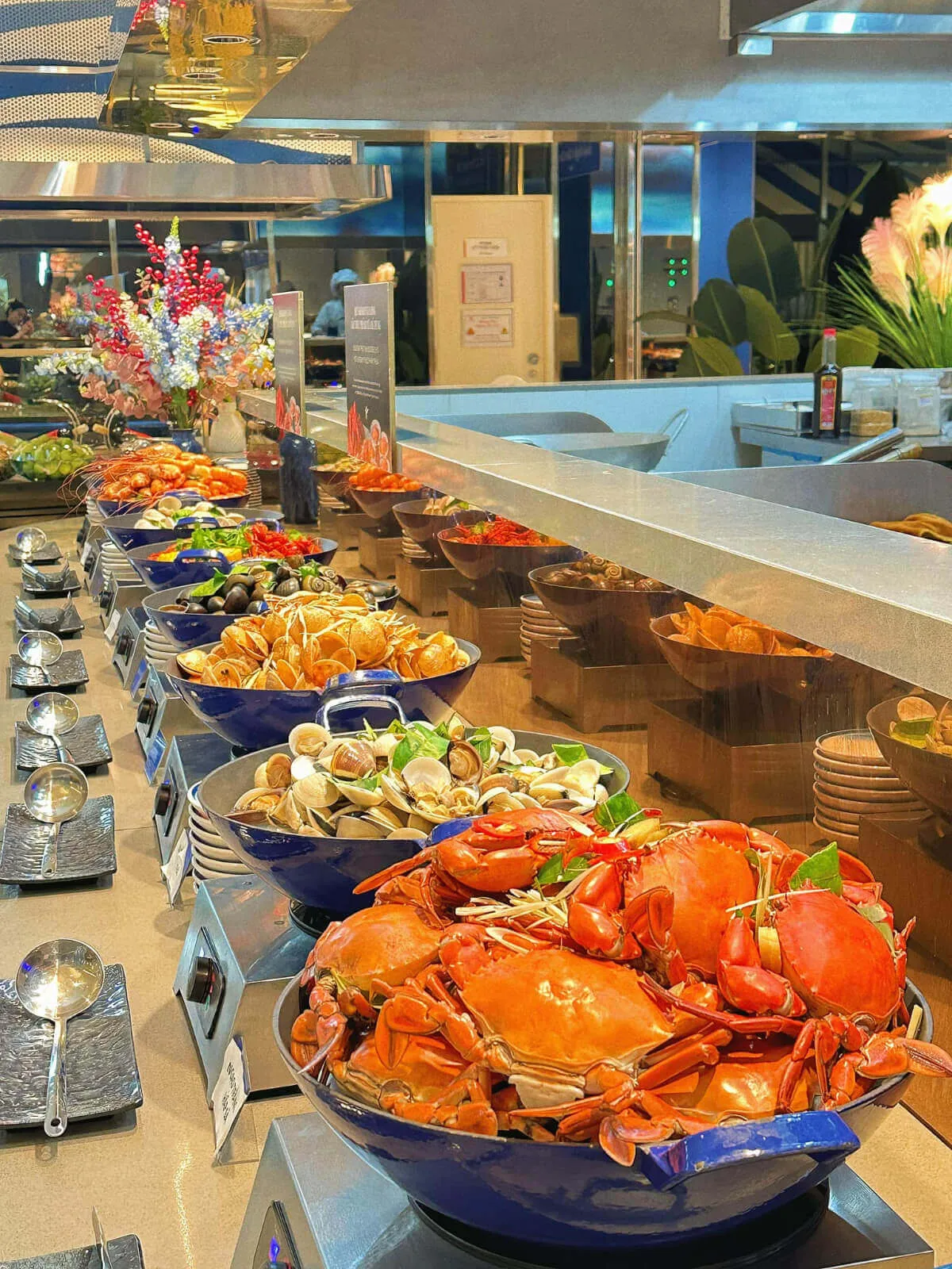 Cạp Seafood Đống Đa: Thiên Đường Hải Sản Tươi Sống Không Thể Bỏ Qua Cạp Seafood Đống Đa: Thiên Đường Hải Sản Tươi Sống Không Thể Bỏ Qua