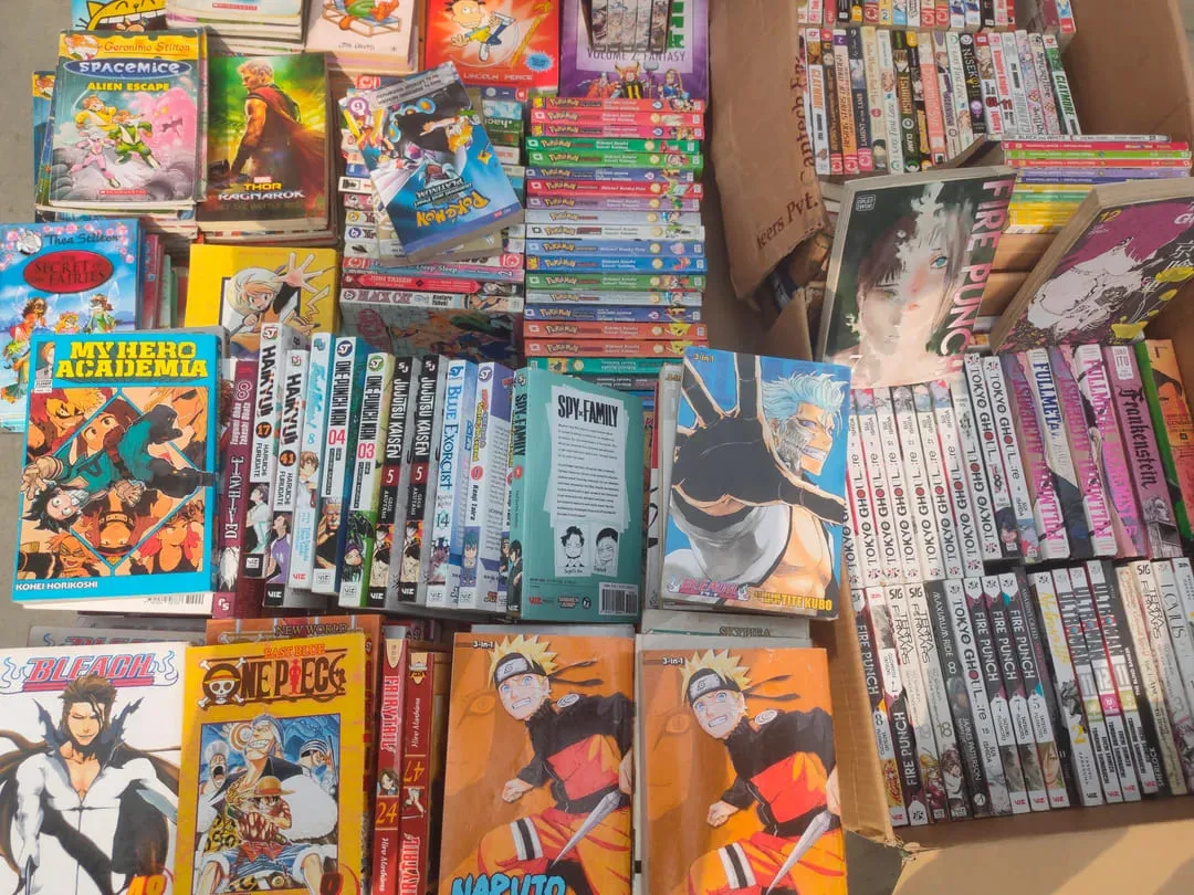 Dịch vụ giao hàng nhanh chóng giúp người mua dễ dàng sở hữu trọn bộ truyện tranh yêu thích