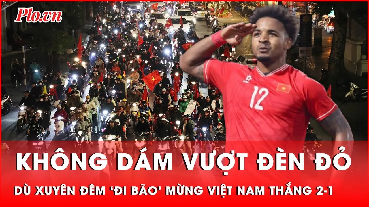 Không khí sôi động của một trận bóng đá phong trào vào khung giờ vàng tại Đống Đa