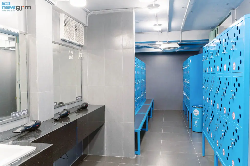 Tiện ích phòng tắm và locker hiện đại đem lại sự thoải mái cho hội viên